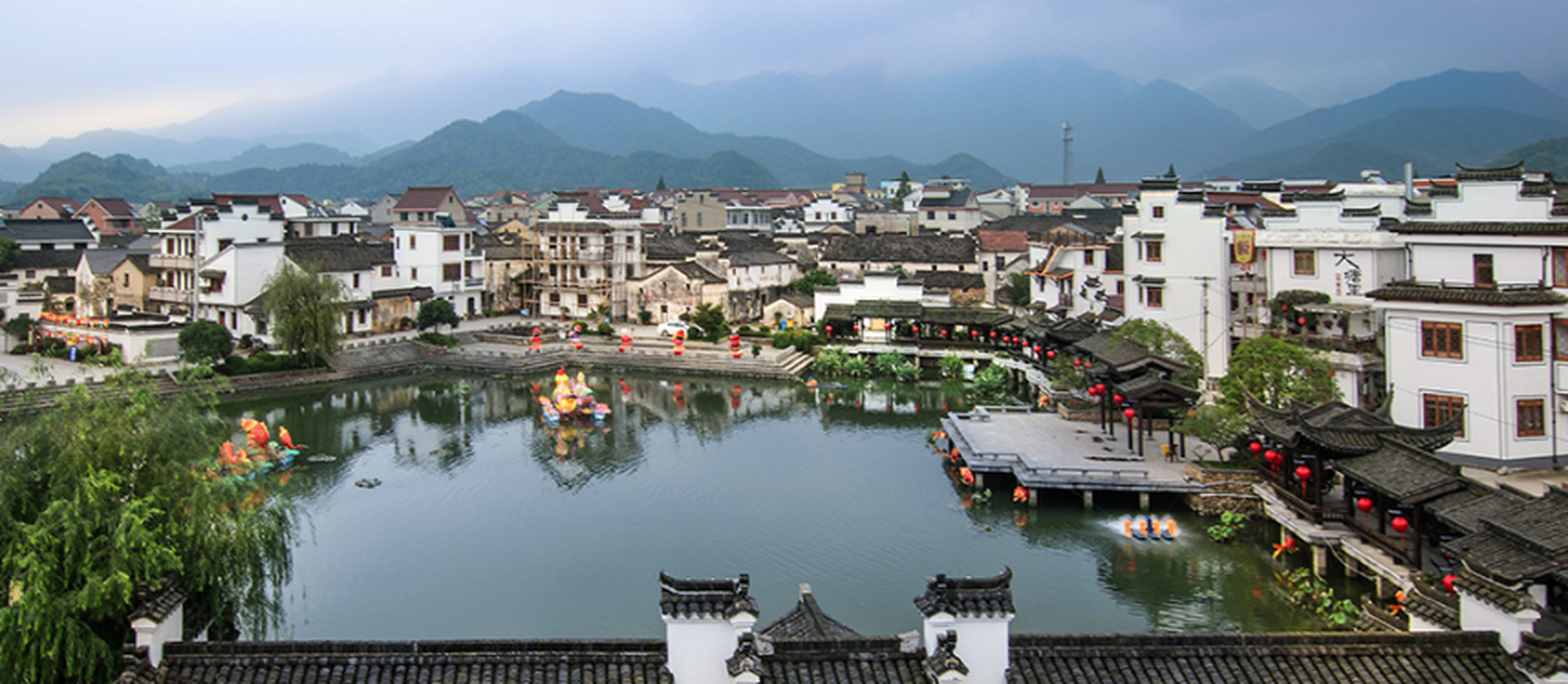 到深澳古村这个名字的时候,人们都会对它的名气非常的感兴趣.