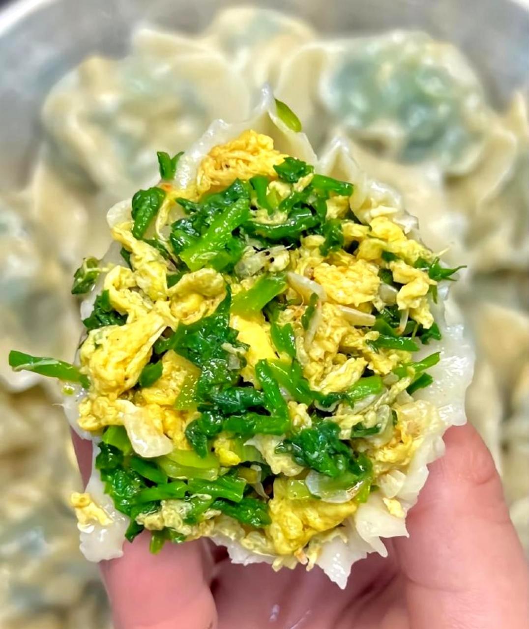 这款荠菜虾仁鸡蛋水饺真的是非常美味,绝对值得一试!