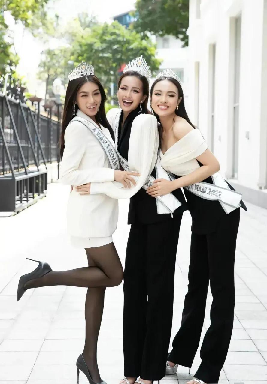 gif创作人# 越南小姐选美大赛,一个冠军两个亚军,这三位小姐的颜值