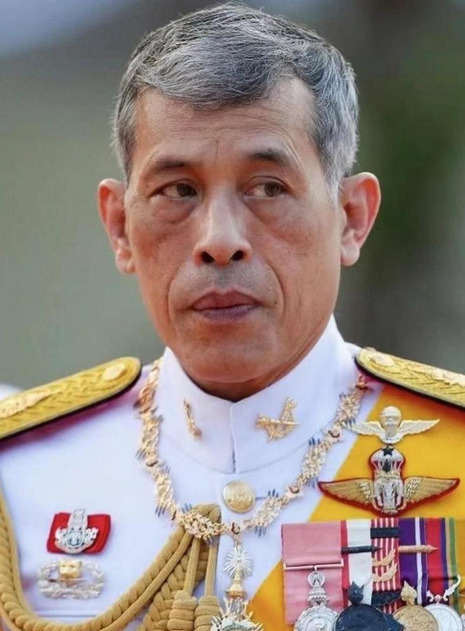 看来他已经早有准备,下定决心要断绝王室与育坤家族的世代联姻之路