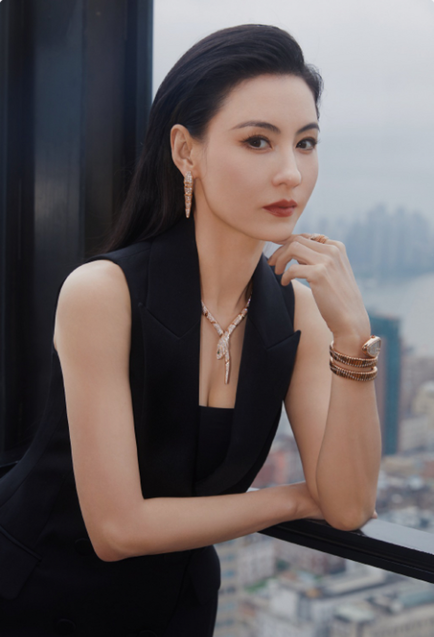 【张柏芝赵露思共同出席活动 两人仪态优雅同框画面好养眼】  张柏芝