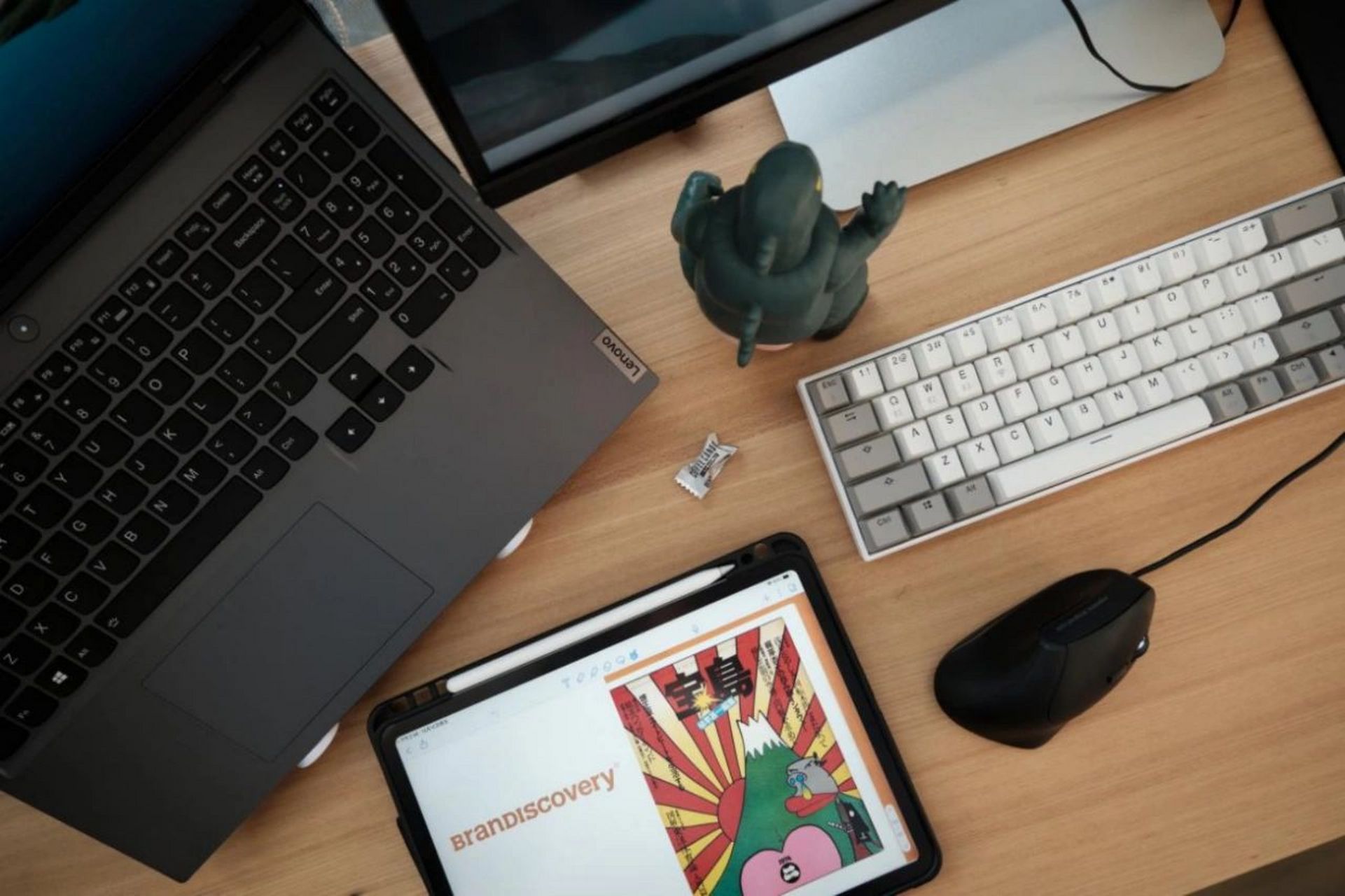 数码博主的桌面长啥样?