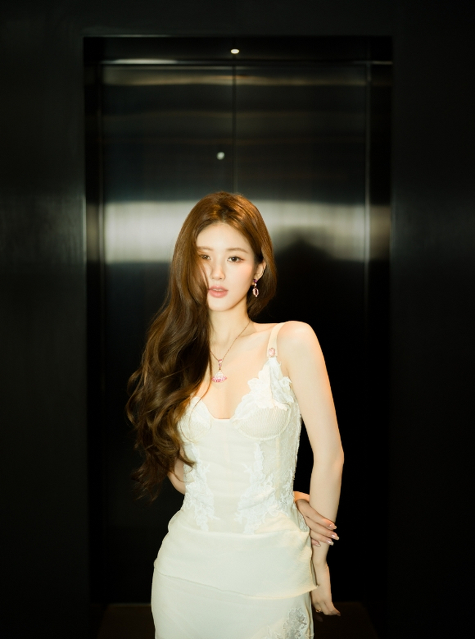 冰清玉洁,小鸟依人的#赵露思# 清新靓丽,窈窕淑女,楚楚动人.