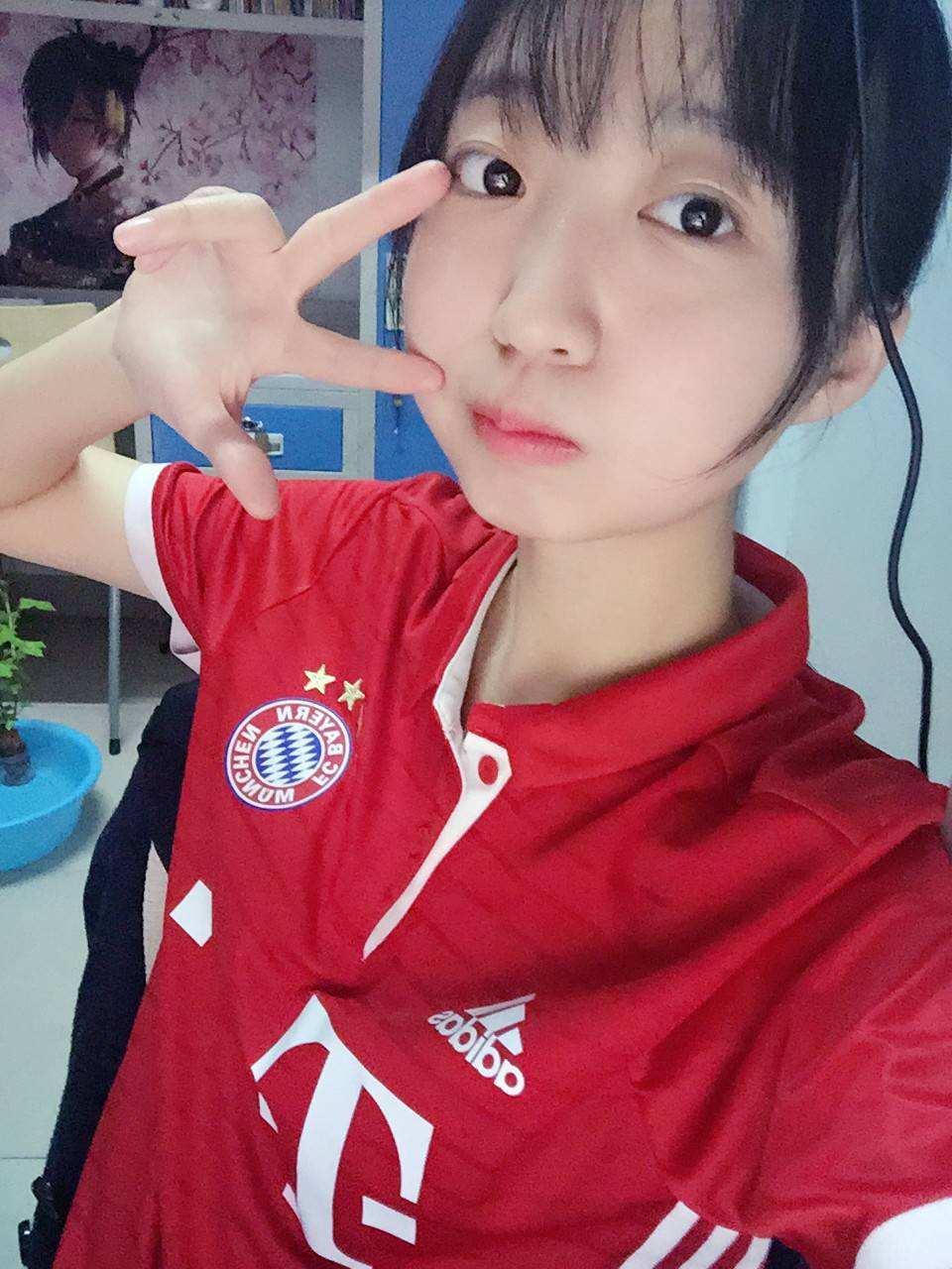 体育新鲜事# 你们觉得拜仁女球迷美不美?说一说原因吧!