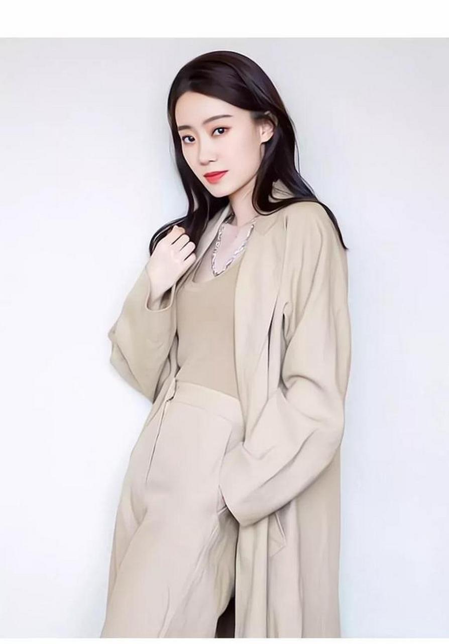 相亲狂魔张小斐,肤白貌美大长腿