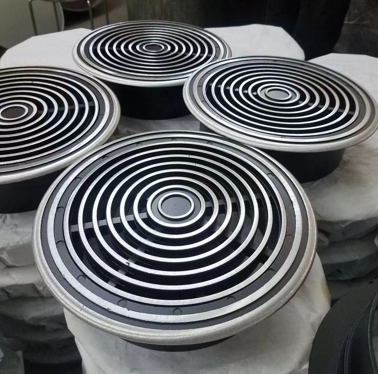 异形百叶风口是空气分布器的一种