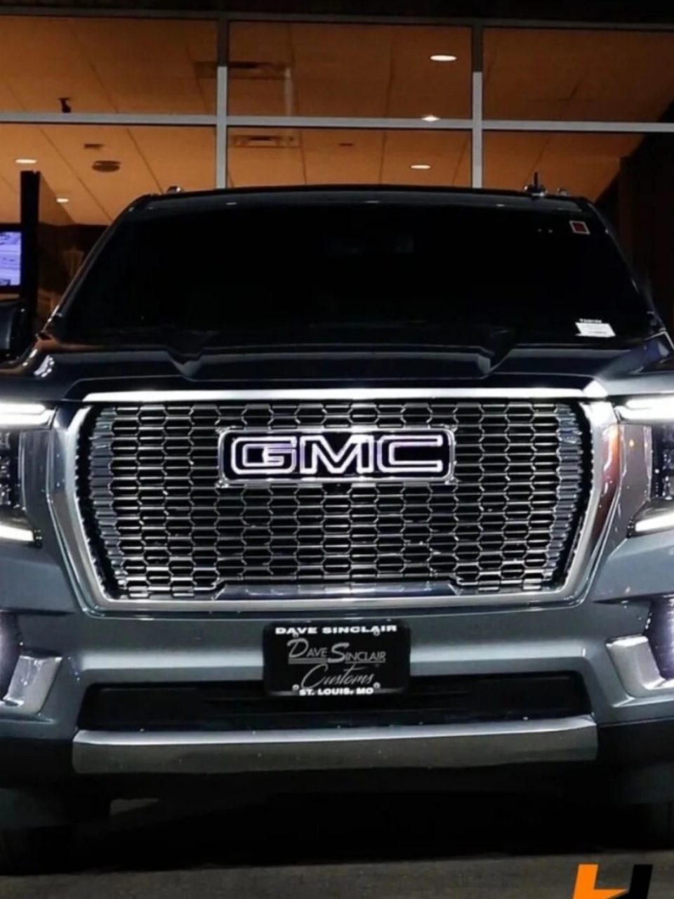 gmc 育空:每天认识一款车  最低售价:150w起 1.
