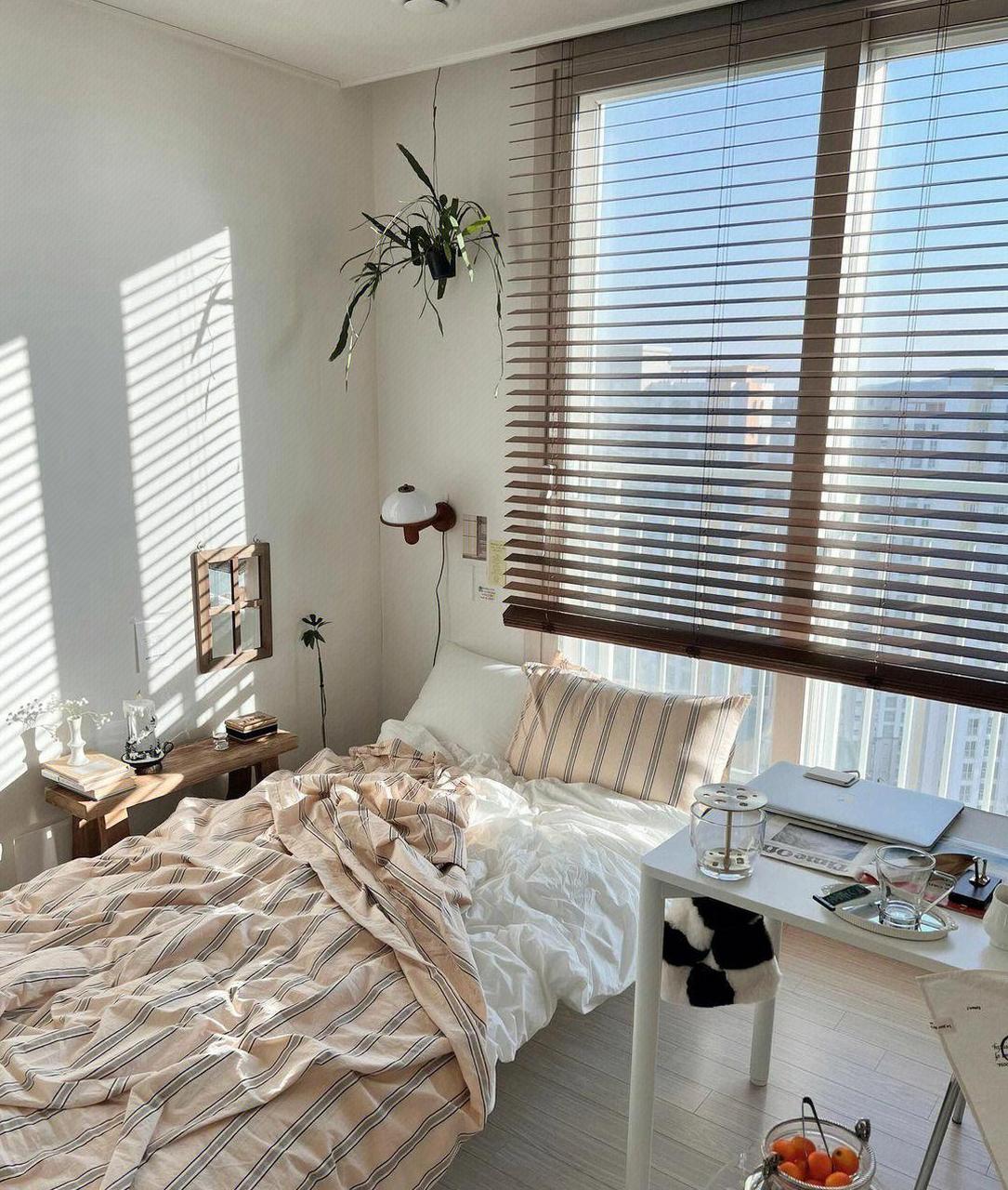 床头是窗户装修效果图图片