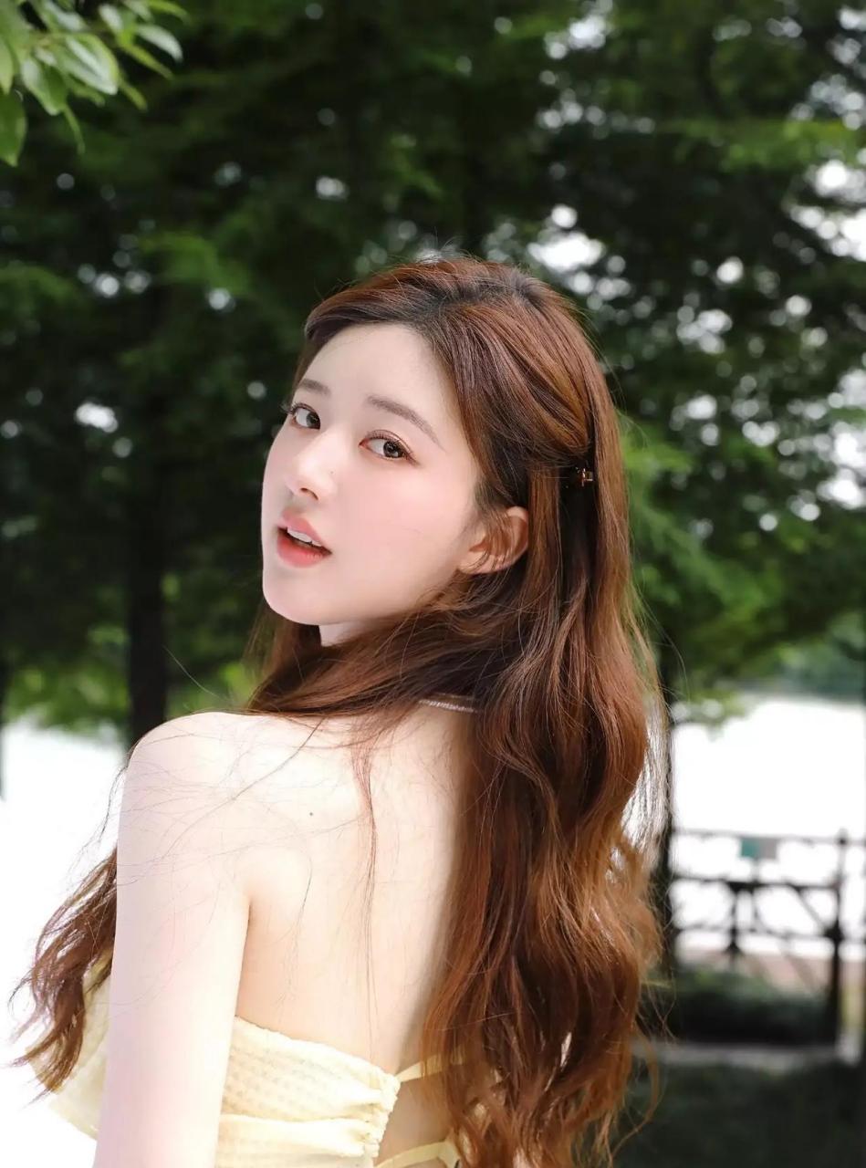 赵露思 一袭柠檬黄裙,清新靓丽,甜美小仙女