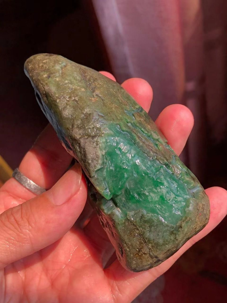 帝王绿原石翡翠# 比帝王绿原石翡翠还顶级的龙石种翡翠,有着什么样的