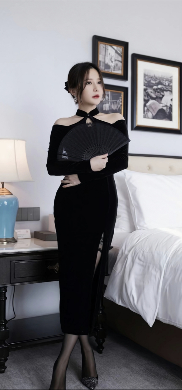 高清黑裙美女壁纸图片[鄙视]