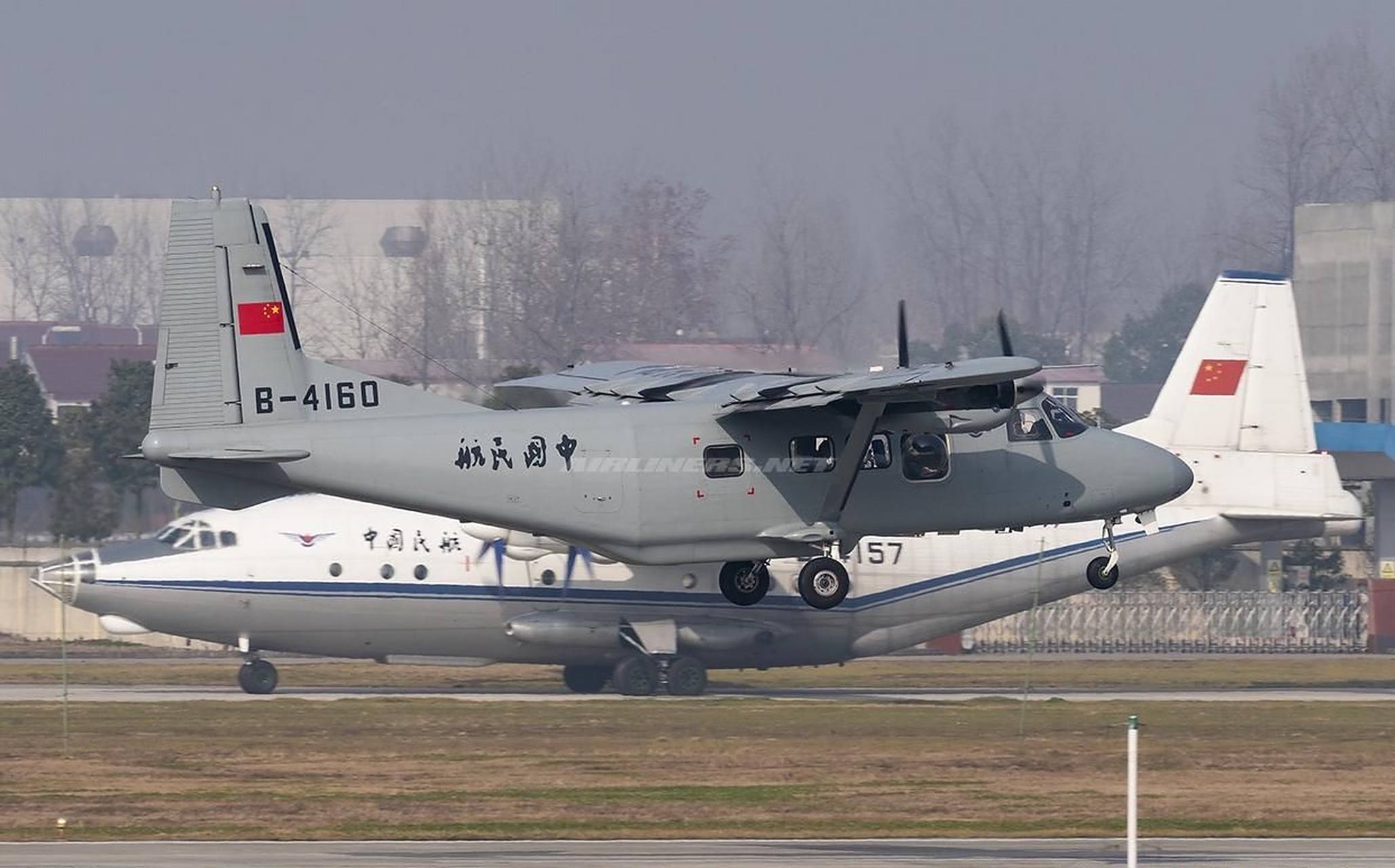 运-8运输机和它的小弟弟～