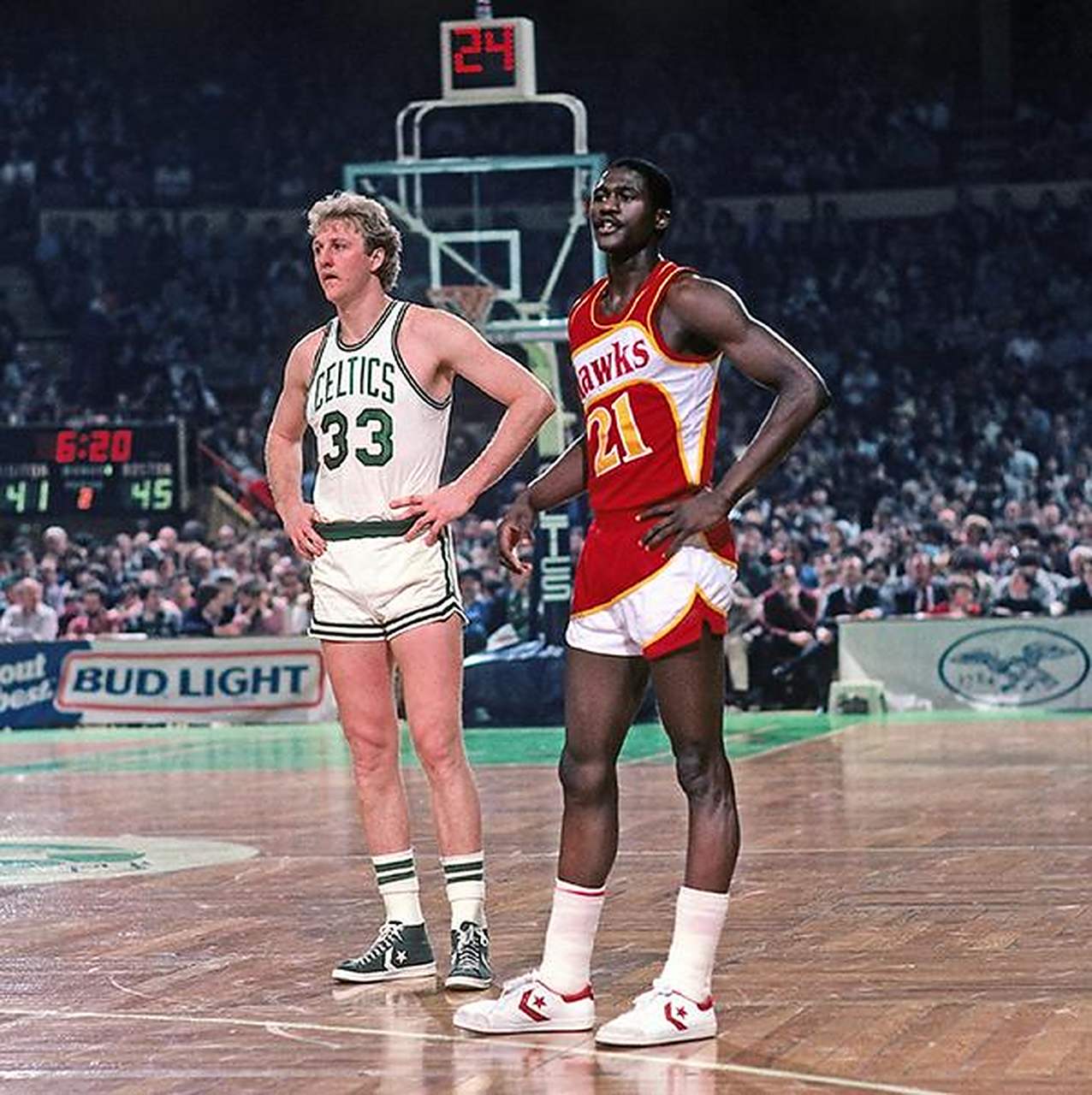 gif创作人# 当"大鸟"伯德首次在比赛中对阵威尔金斯时说道:"菜鸟,我