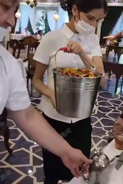 都这样了,这些碗筷是不是可以退休啦?