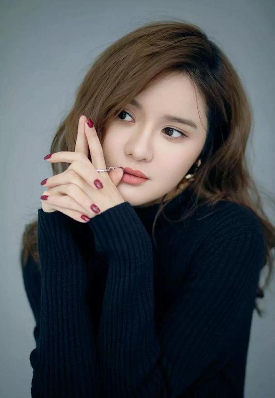 四川美女艾如,温婉优雅,楚楚动人