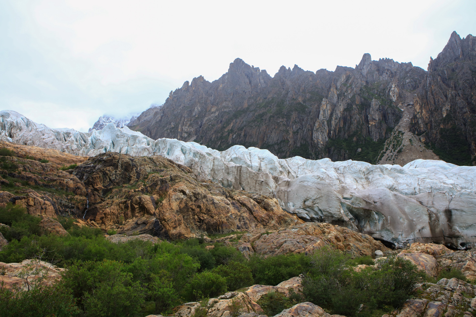 西藏约雄冰川之冰雪长龙:约雄冰川位于西藏自治区那曲市巴青县与索县
