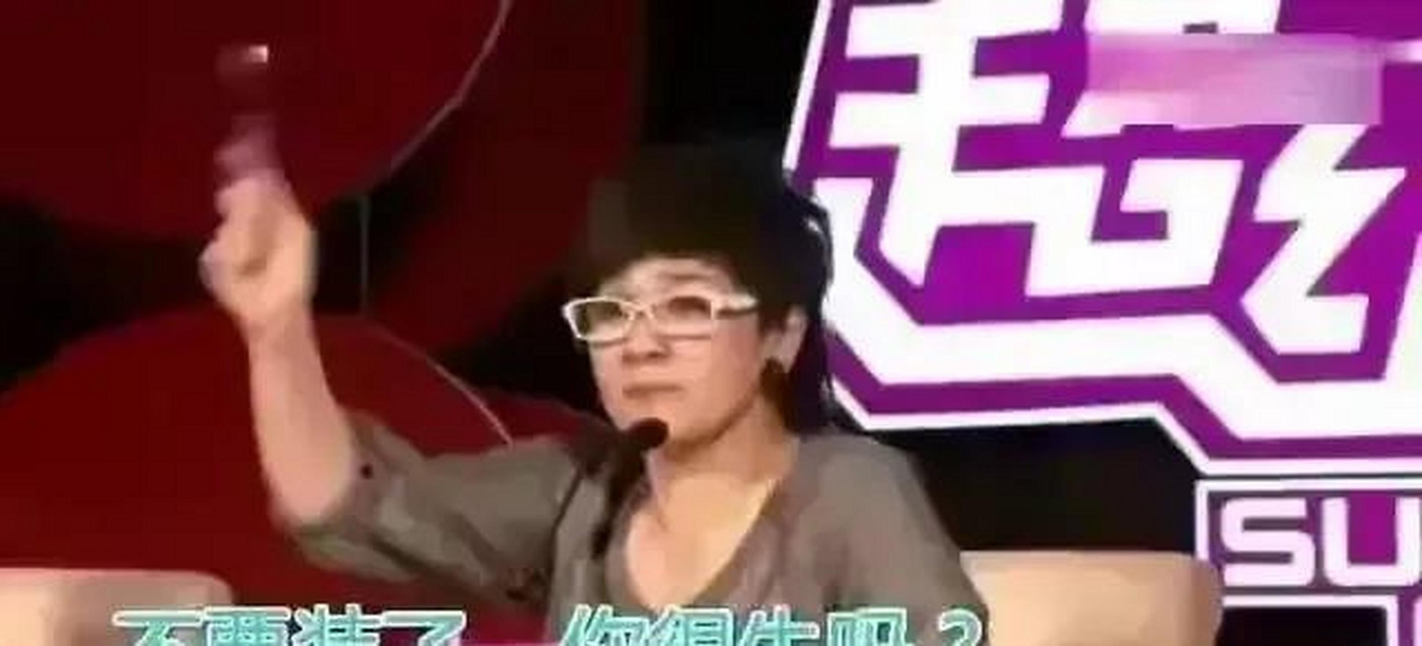 gif创作人# 2018年,柯以敏丈夫去世,她在整理丈夫遗物时,却发现丈夫