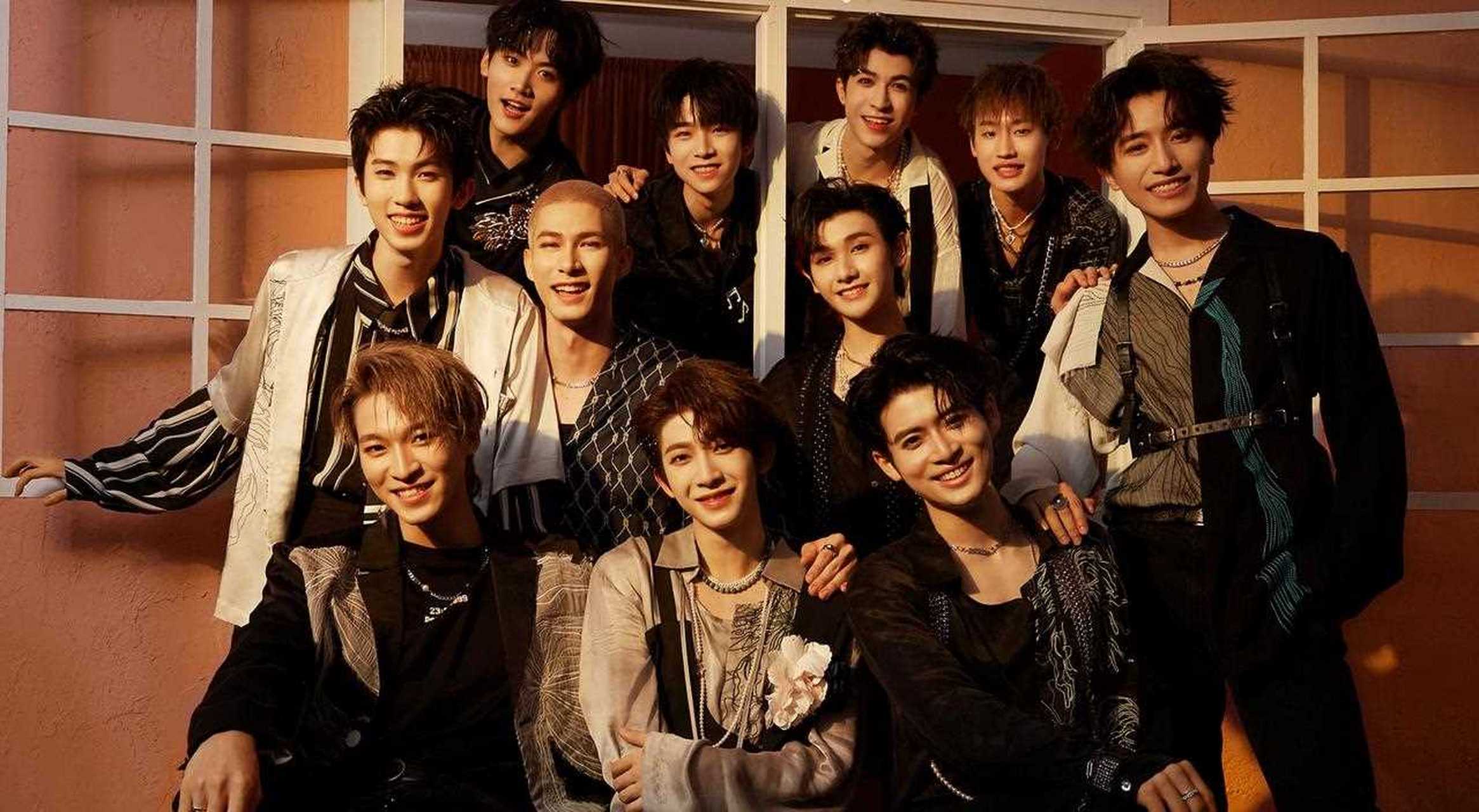 有人曝光了into1全员换新发色的照片,指出是全队