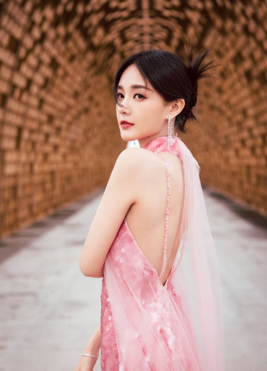 "是金子总会发光的",从替身到女主的进化,颜值与实力兼备的新锐女演员