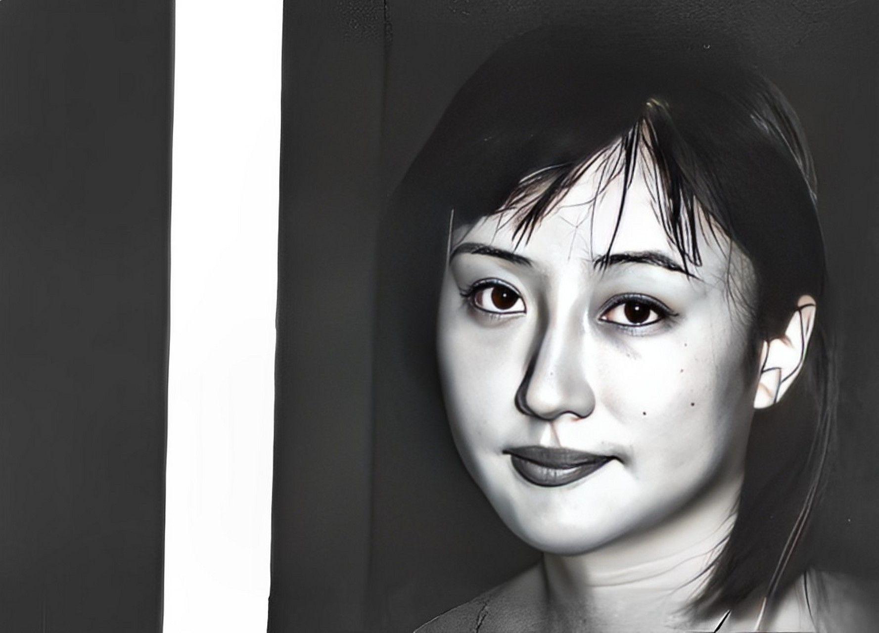 2001年,一位名叫杨旸的北大校花空姐在福建爱上了一位富商!