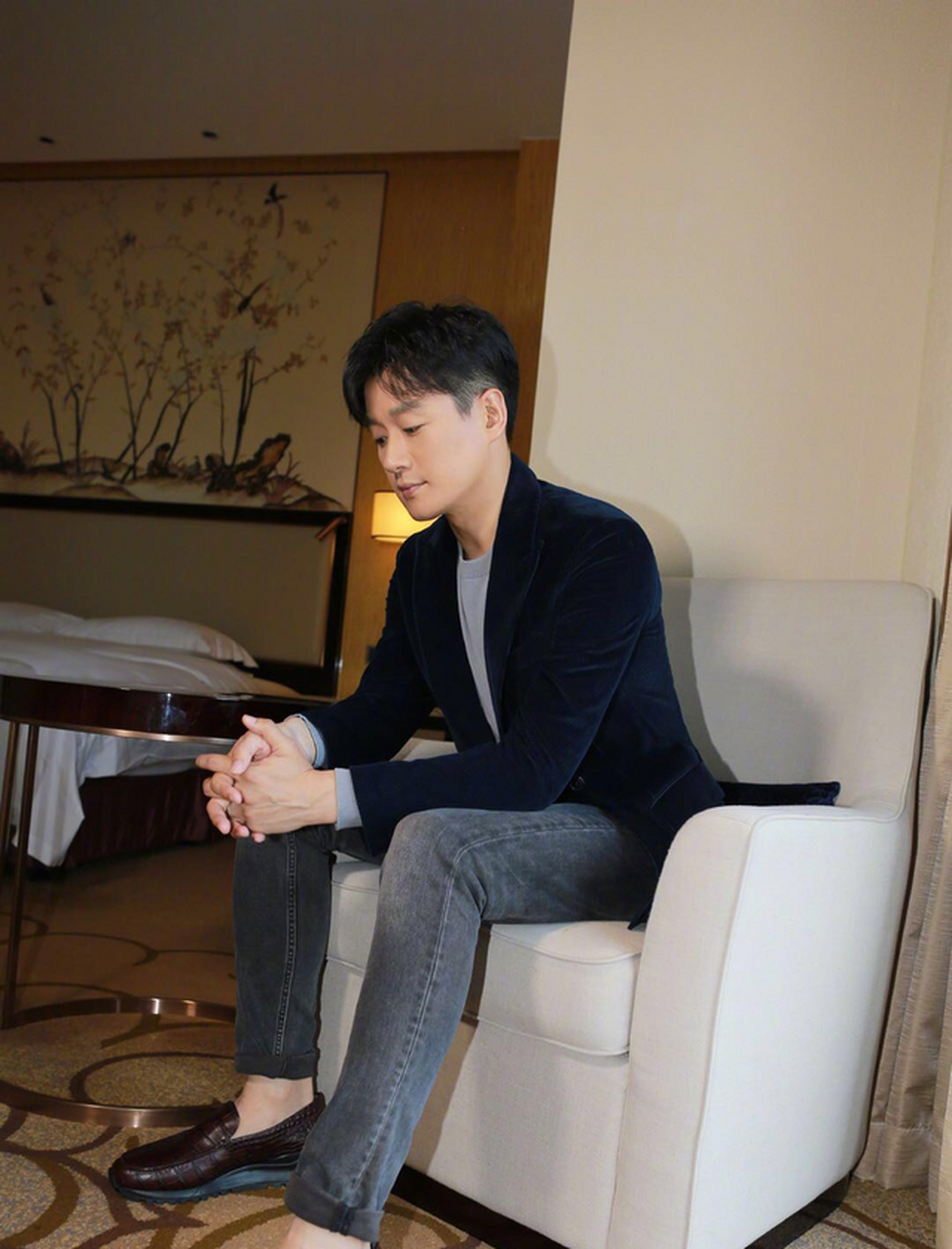 佟大为现在在娱乐圈里发展的也是比较顺利的,影视资源也很好,有很多