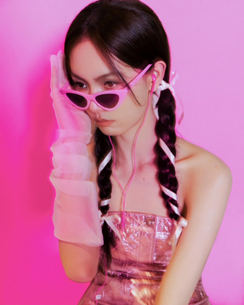 赵佳丽最新粉色芭比造型曝光,感觉赵佳丽什么风格都能驾驭,搭配雀斑