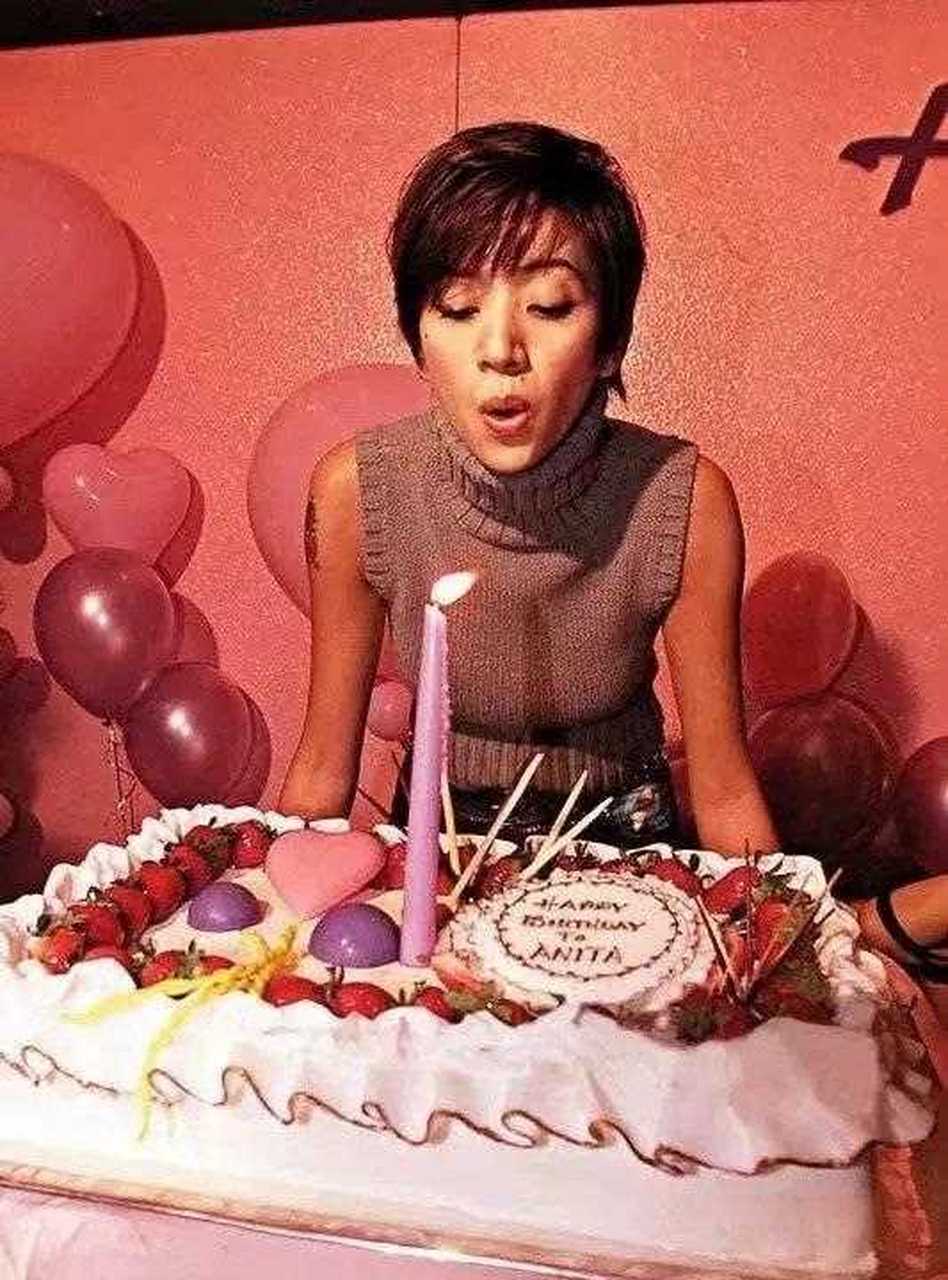 袁咏仪发文祝梅艳芳生日快乐.