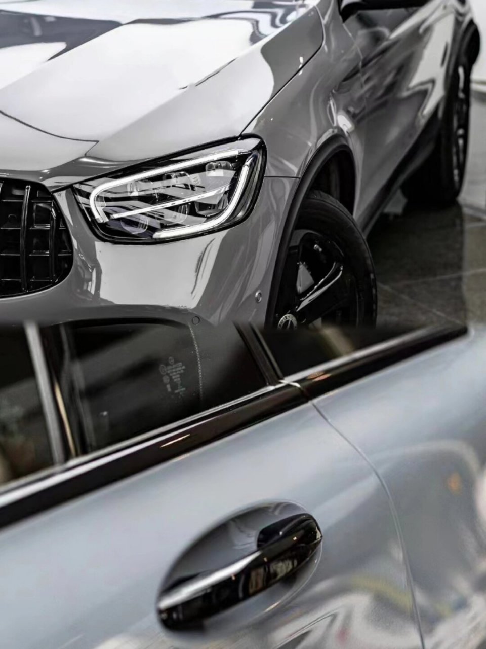 奔驰「纳多灰」:路上的吸睛王者,引领时尚风潮!