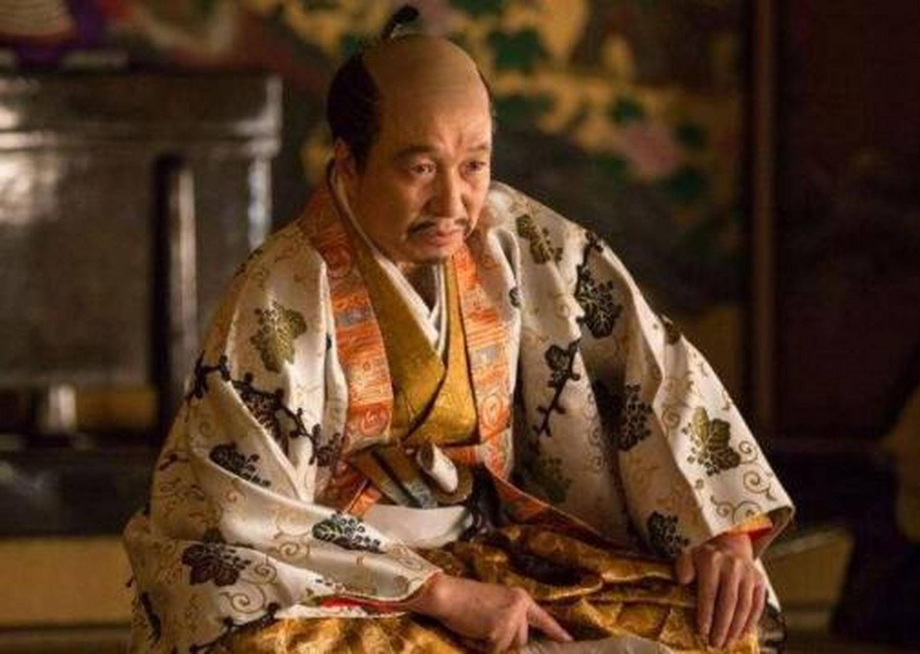 在古代日本,丰臣秀吉正在狩猎途中,感到口渴,便到寺院里寻求帮助.