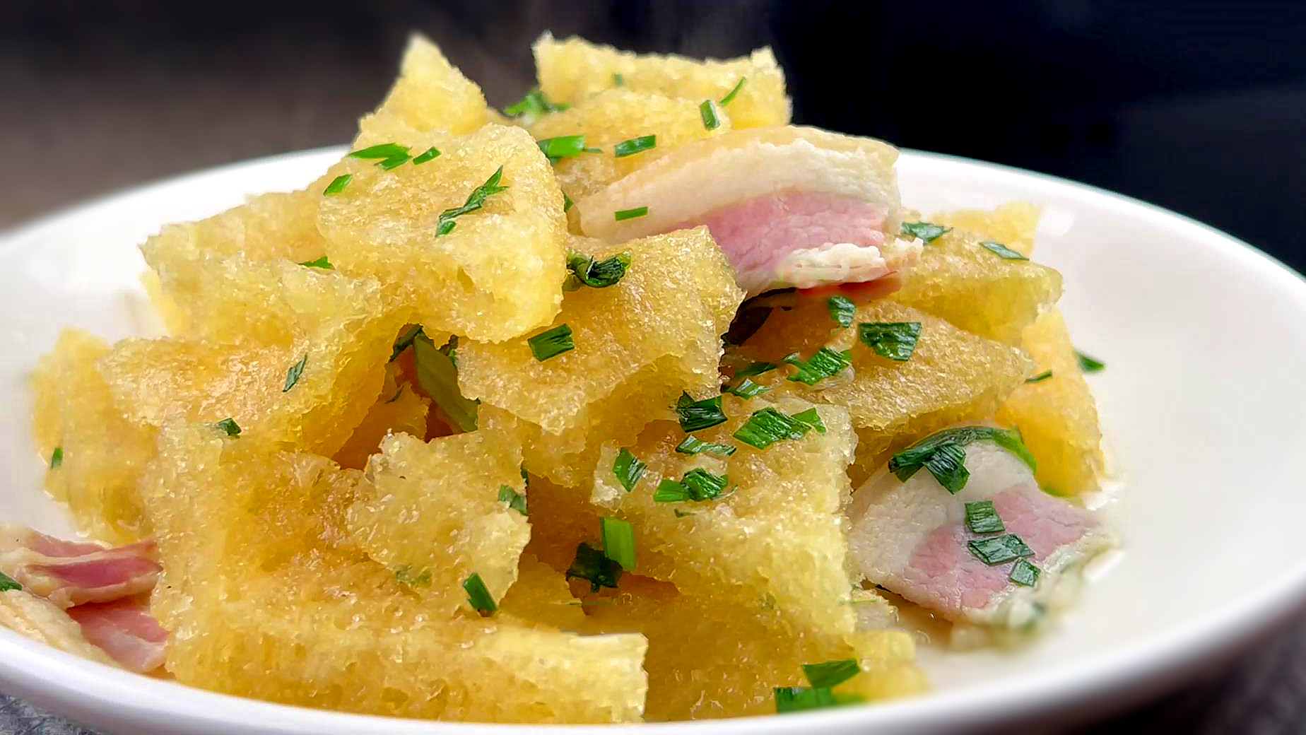 上海特色美食:三林塘葱油肉皮的制作方法: