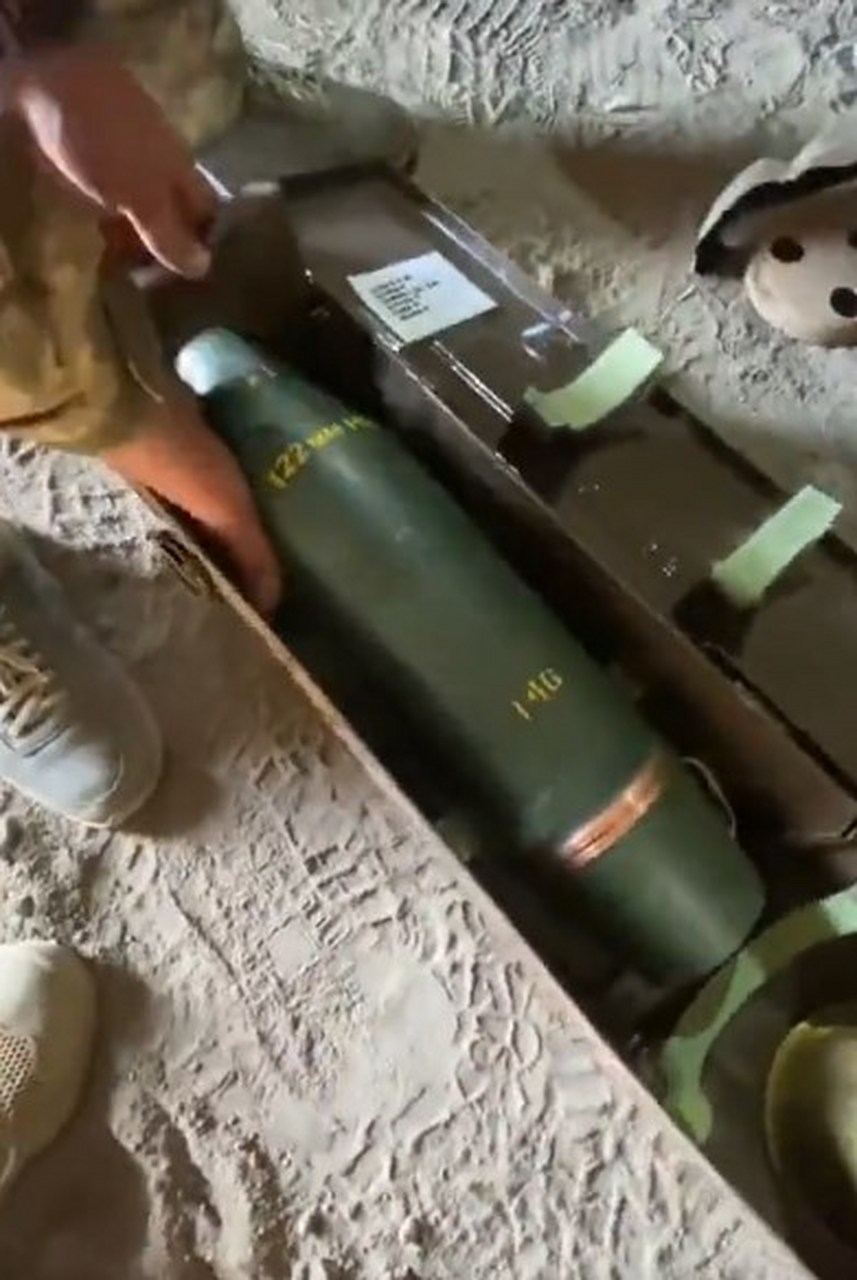 产自巴基斯坦的5万发122毫米榴弹炮炮弹到货乌克兰  英国支援给乌克兰