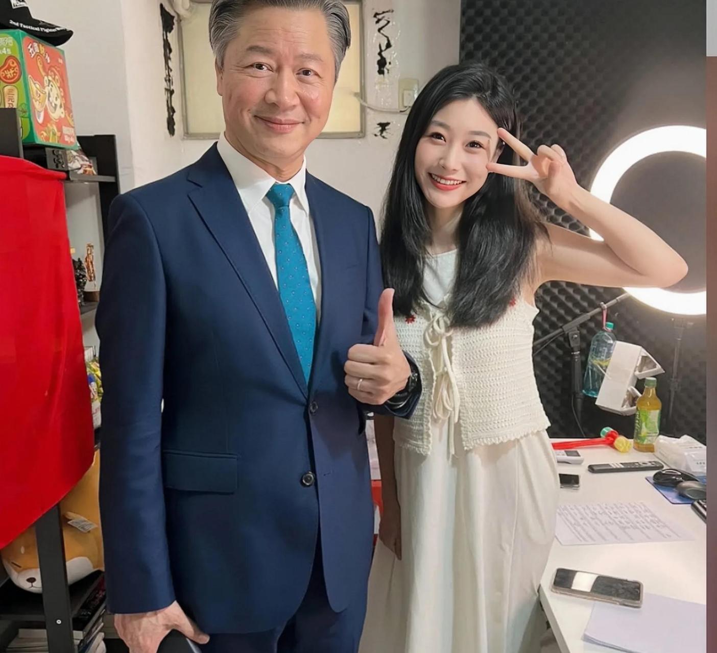 最近新西兰华人电视台主播三妹去了台湾省,要在台湾呆一段时间,除了