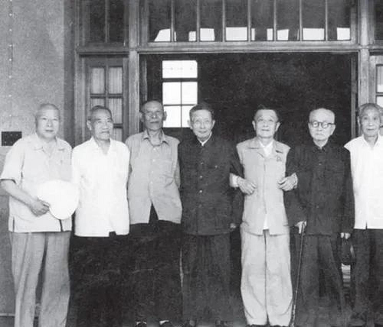 1961年,特赦后的宋希濂与易吟先结婚,随后夫妇搬到了北京东城区前厂