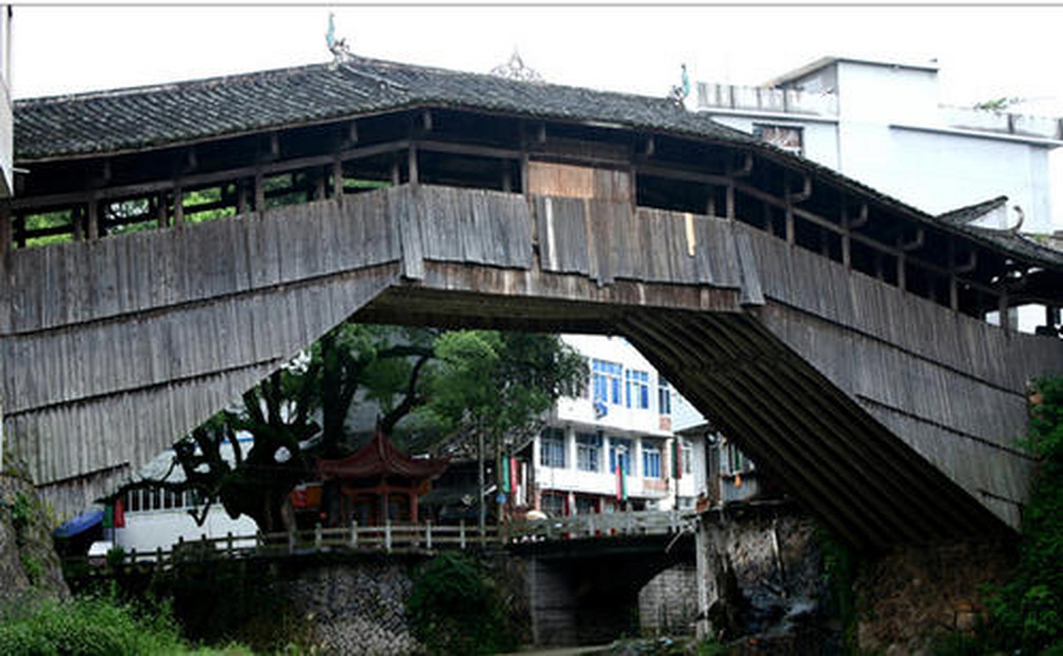 夏日旅行记#薛宅桥,位于三魁镇薛宅村,系贯木拱廊桥,始建于明正德七