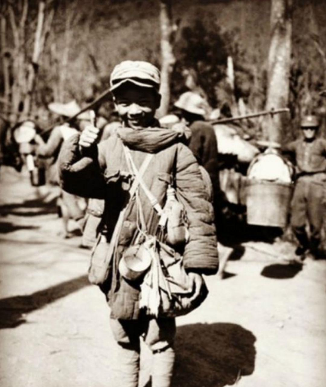 1936年,马家军要枪毙一个12岁的红军小战士.