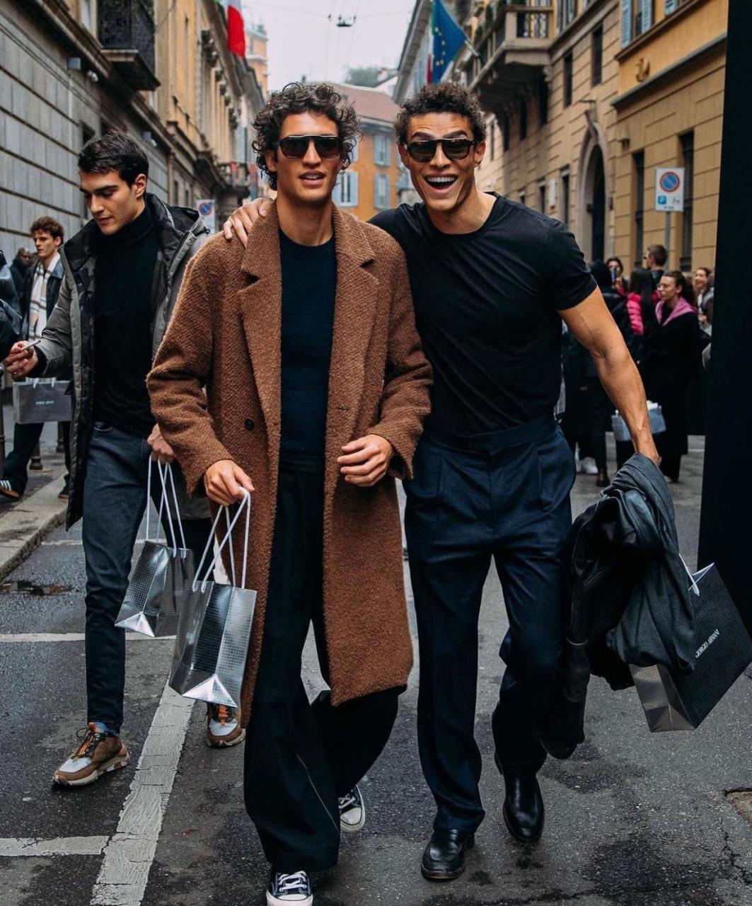 2023秋冬米兰男装周街拍. 对于这个,你怎么想?