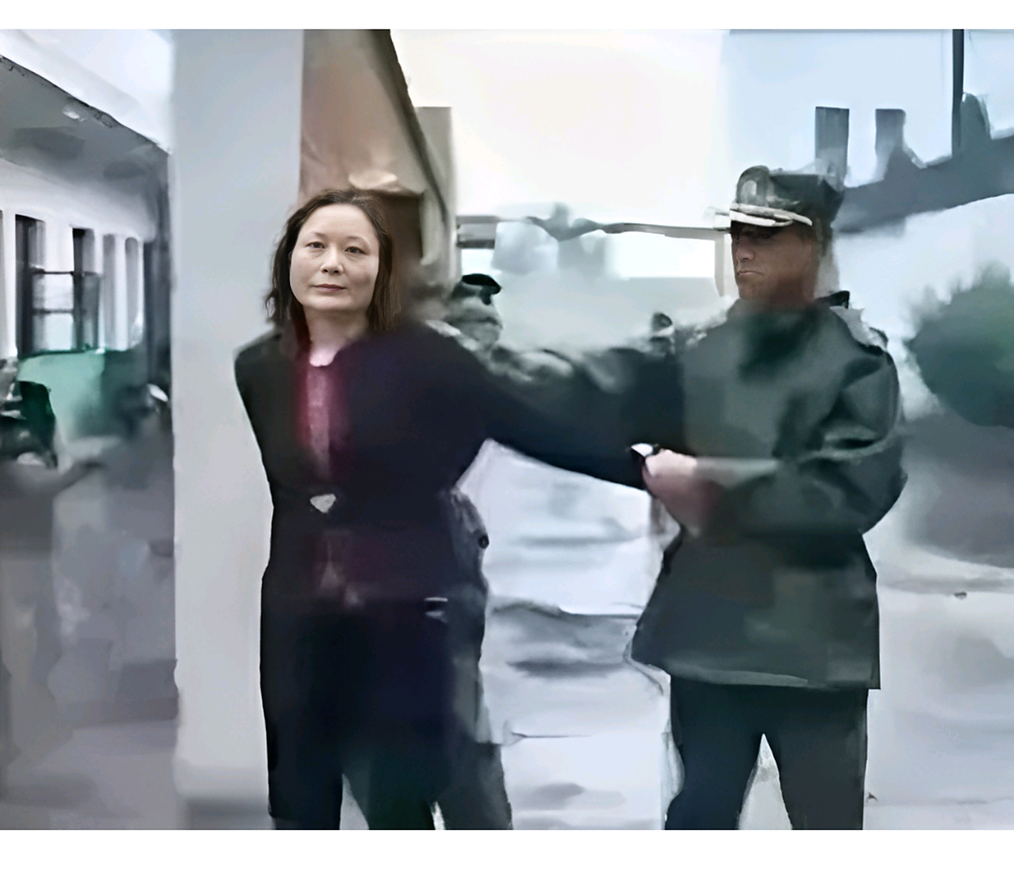 杀害自己丈夫的郭秋红,正在验明正身,不久之后她就要被押赴刑场,在