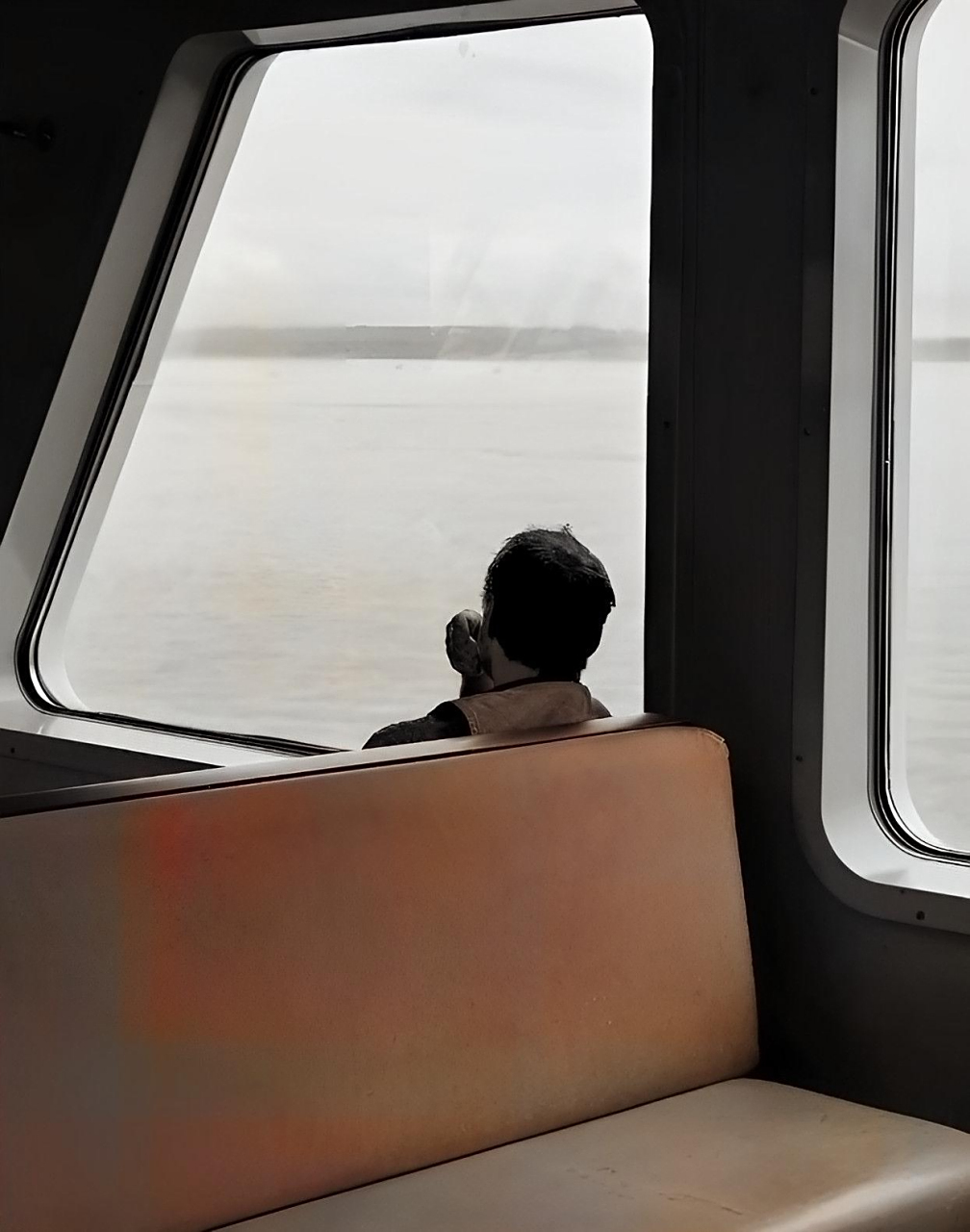 我们不确定他是对尸体还是吊坠感兴趣