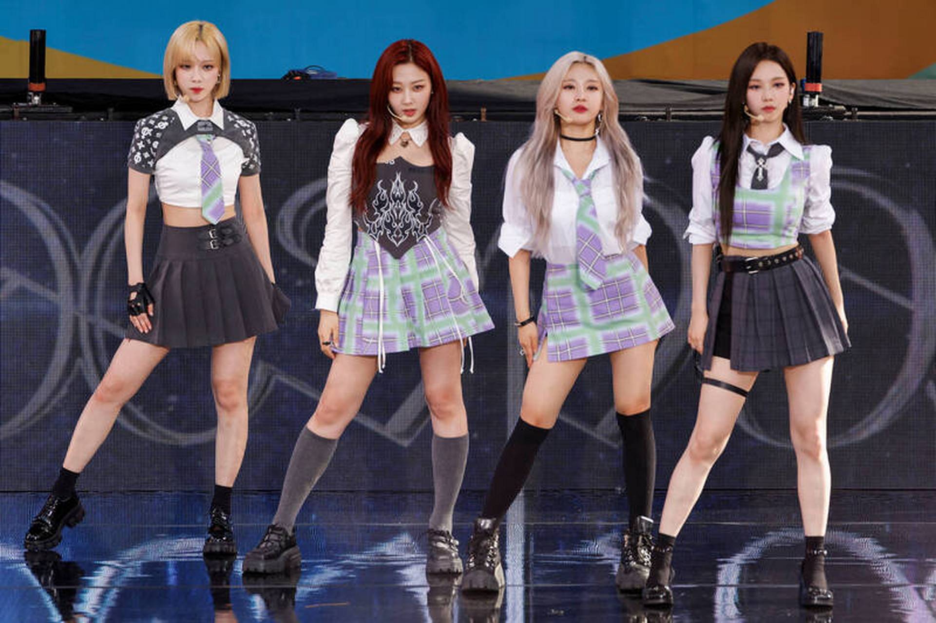 韩国人气女团aespa为sm娱乐2020年推出的4人女子团体,且由不同国籍