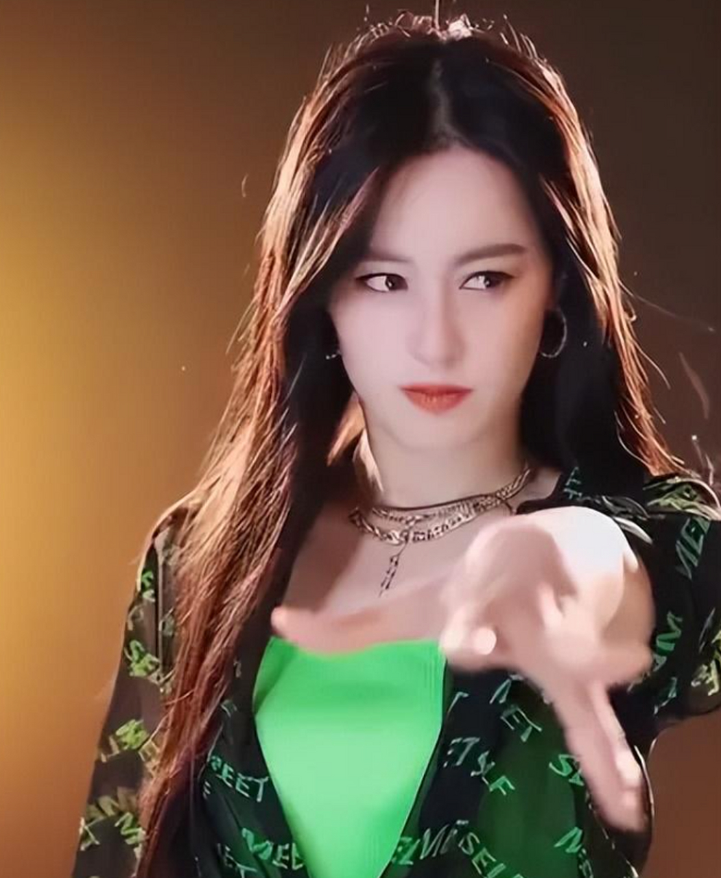 坐拥千万粉丝的网红歌手唐艺,她是如何靠着抖音一步步发家的 唐艺的