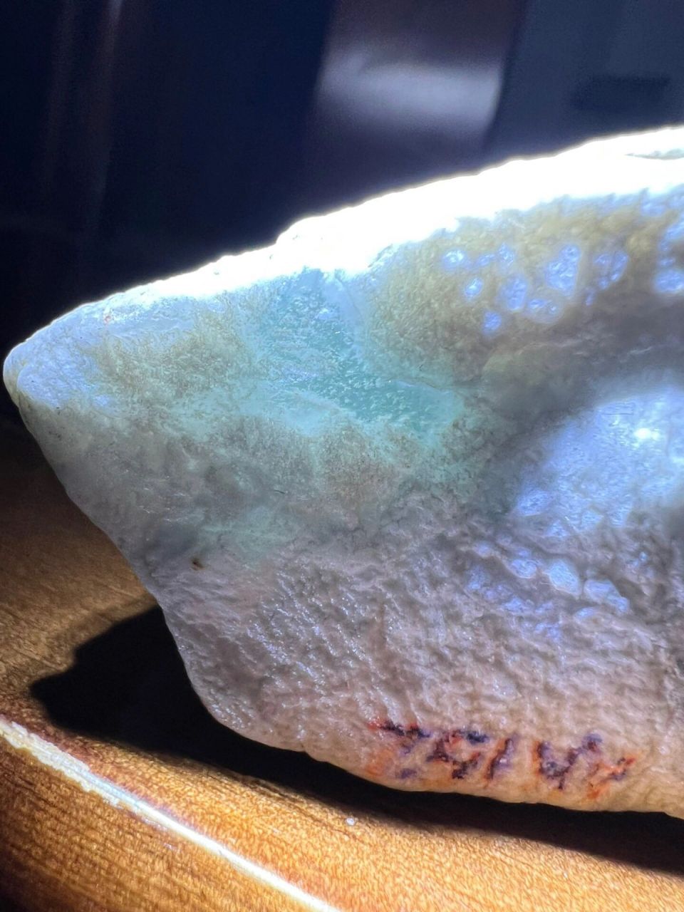 点击头像看直播# #翡翠原石#273克,木那脱沙高冰料,皮壳包浆,全身蜒