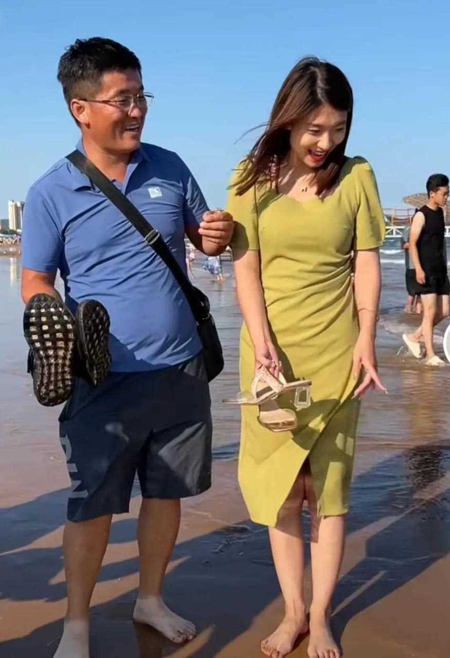 网红姜涛又到青岛了 这一次他没有选择吃饺子 看来上次的事他还是有点