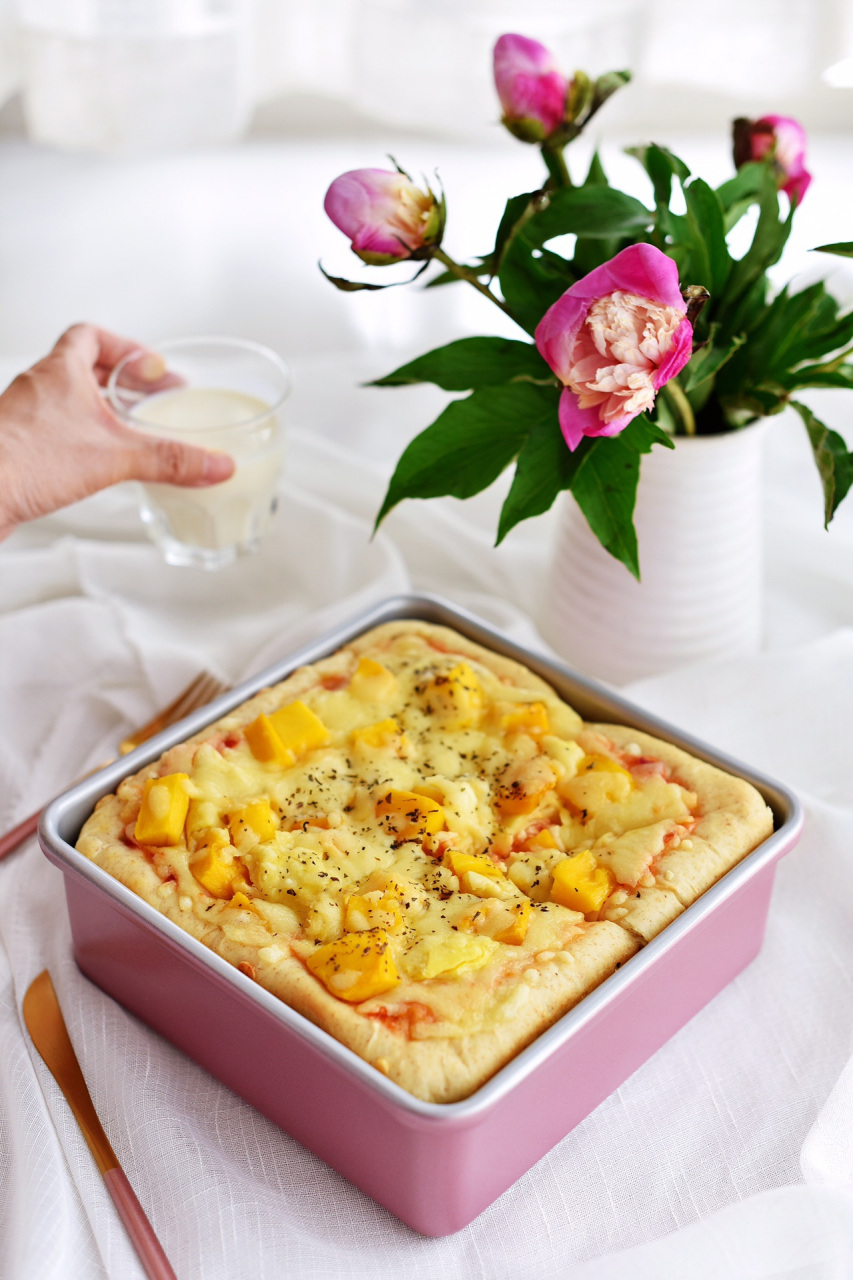 美味翻倍的榴芒披萨 榴莲与芒果,以高粉为基,芝士为媒,放入海氏i7风炉