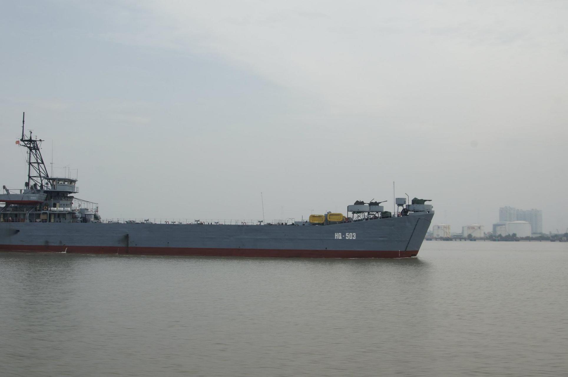 (coconino county)号坦克登陆舰)和hq-501(前lst-938马里科帕县(uss