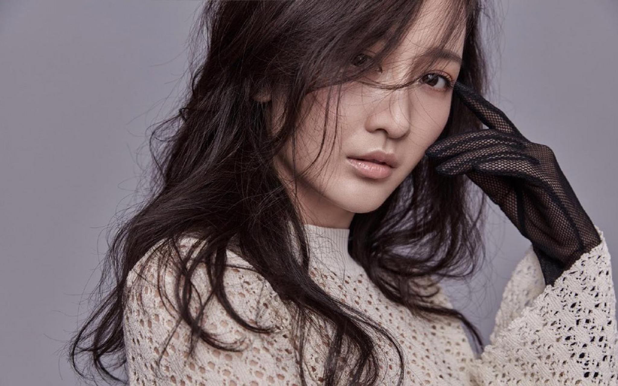 最近有狗仔爆料,王鸥的男朋友何九华出轨了.