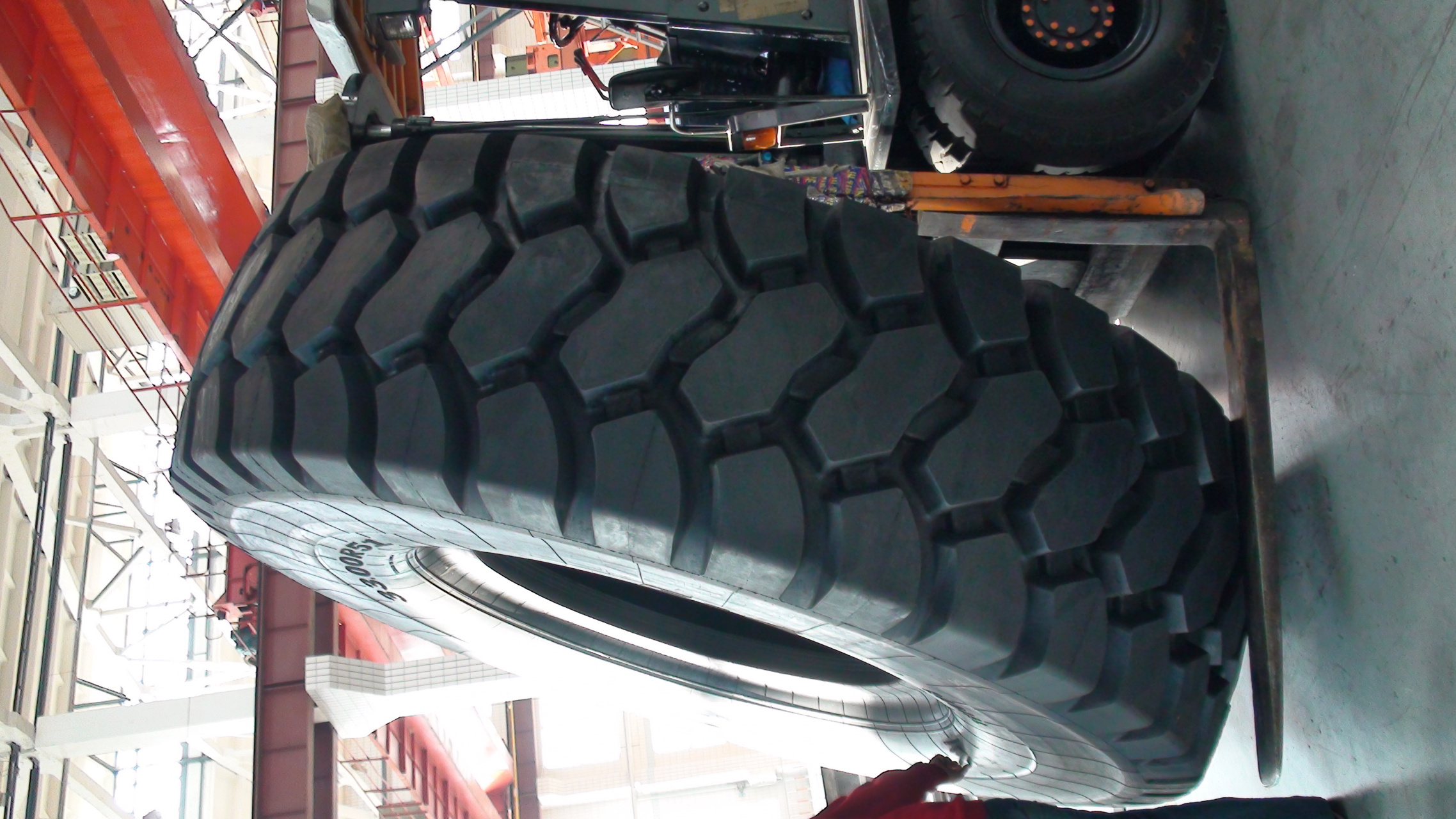 00r51巨型全钢子午线轮胎适用小松hd1500非公路矿用自卸卡车#矿用轮胎