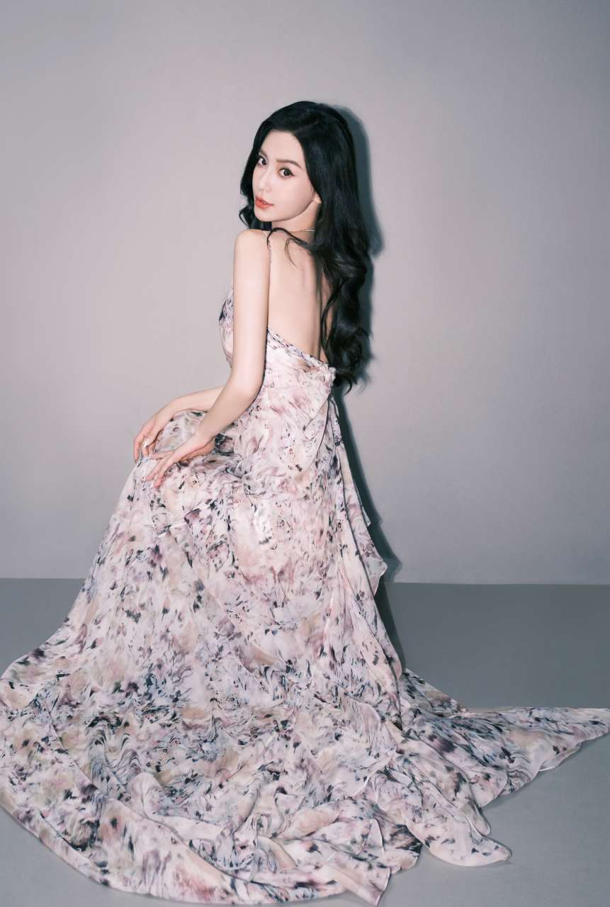 angelababy性感花裙写真大片