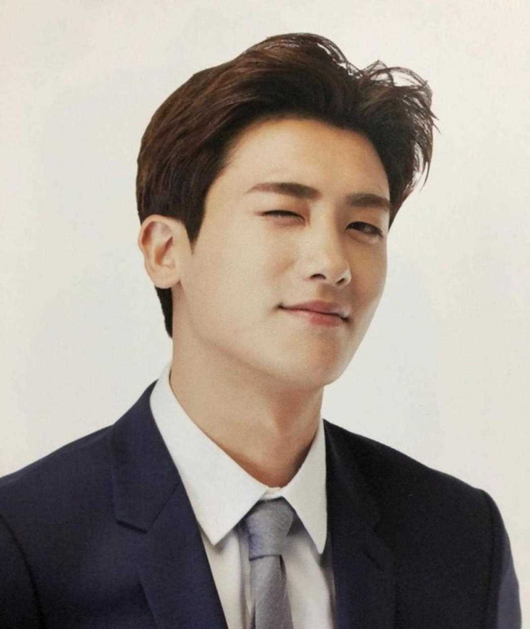 「最帅韩国男演员」top排名: 外国网站king choice亦有举办「最帅韩国