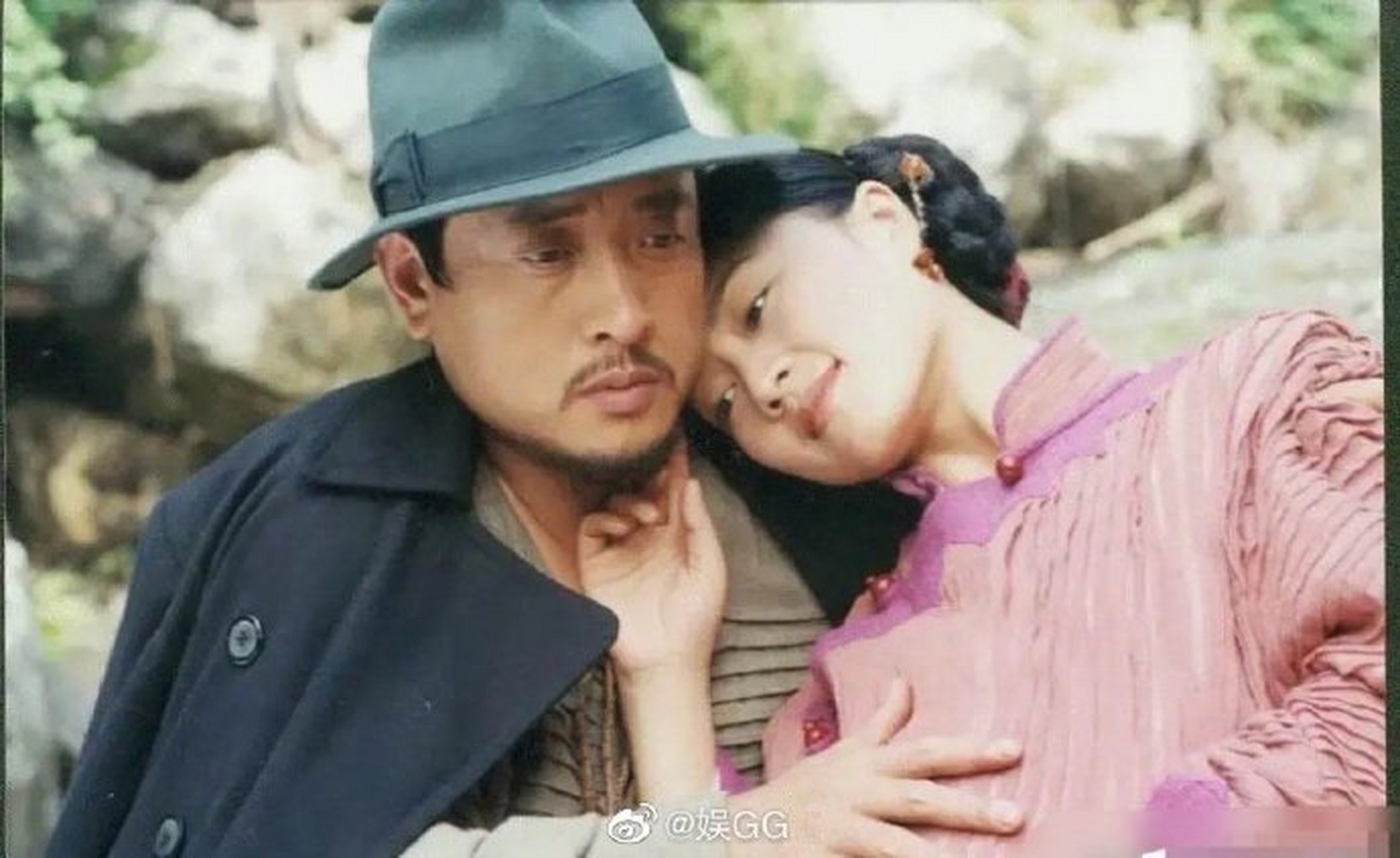 2001年,田海蓉要接拍《关中匪事》时,她和王志文,蒋雯丽主演的悬疑剧