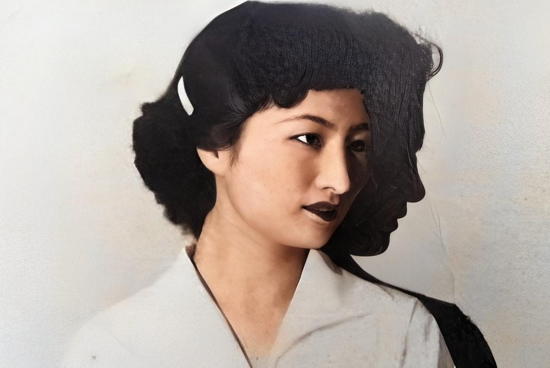 张春莲是一位女特工,她躲藏了三十年,嫁给了农民,育有八个孩子.